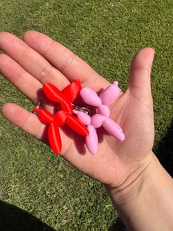 balloon dog keychain