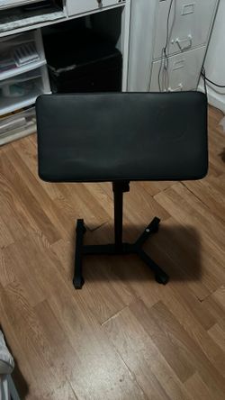 Nails armrest