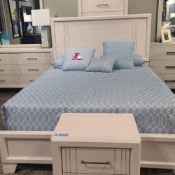 Queen Bedroom Set For Sale. Ask For Price. NUEVO. Immediate Delivery 