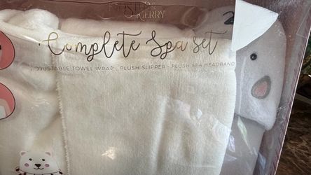 Renew spa, great gift, slippers, headband, and towel wrap