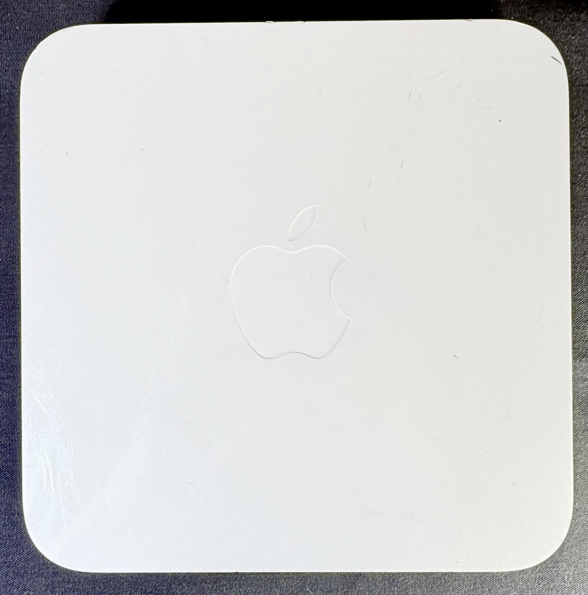 APPLE Model No A 1143
