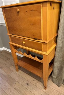 Wood Bar Cabinet / Coffee Station / Liquor Cabinet- Eddie Bauer by Lane

$100