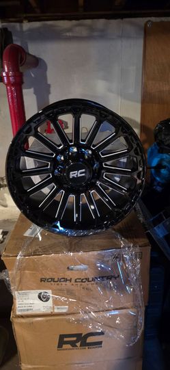 For sale set of wheels 20x10 offset-19mm 8x170 Rough country ford f250 f350