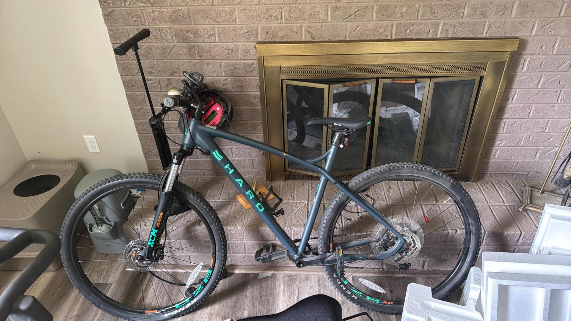 Haro DoublePeak Mountain Bike