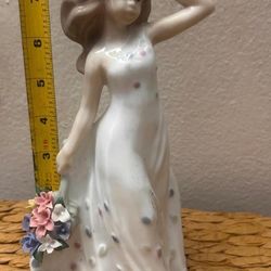 MUÑECA ANTIGUA DE PORCELANA FILETEADA 