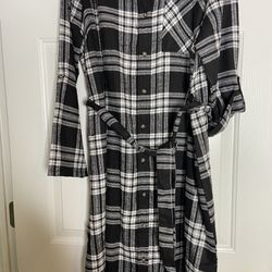 XL Black and White plaid button up dress