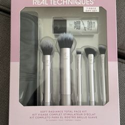 Real Techniques 7 Piece Brush Set