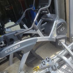 Cybex gym Arc trainer 750A elliptical