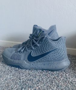 Gray/ Navy Blue Boys Nike Kyrie 3.