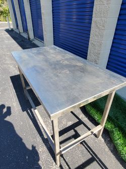 STAINLESS STEEL TABLE. COMMERCIAL