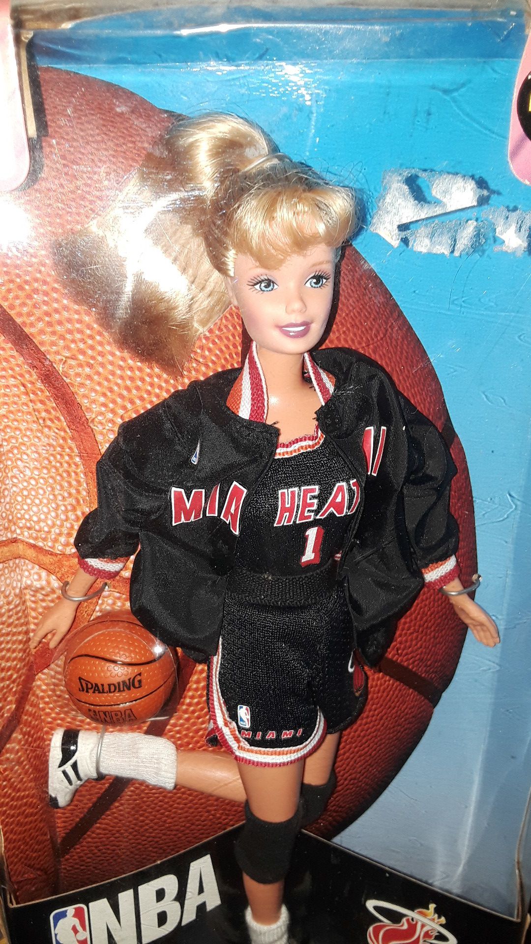 koken grot Leraar op school NBA Barbie Miami Heat collector for Sale in Hollywood, FL - OfferUp