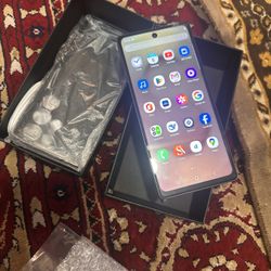 Never Used Boxed Phone 512 Gb +8 Ram 