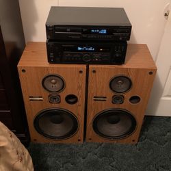 Sony receiver & CD player home stereo& 2 Pioneer speakers