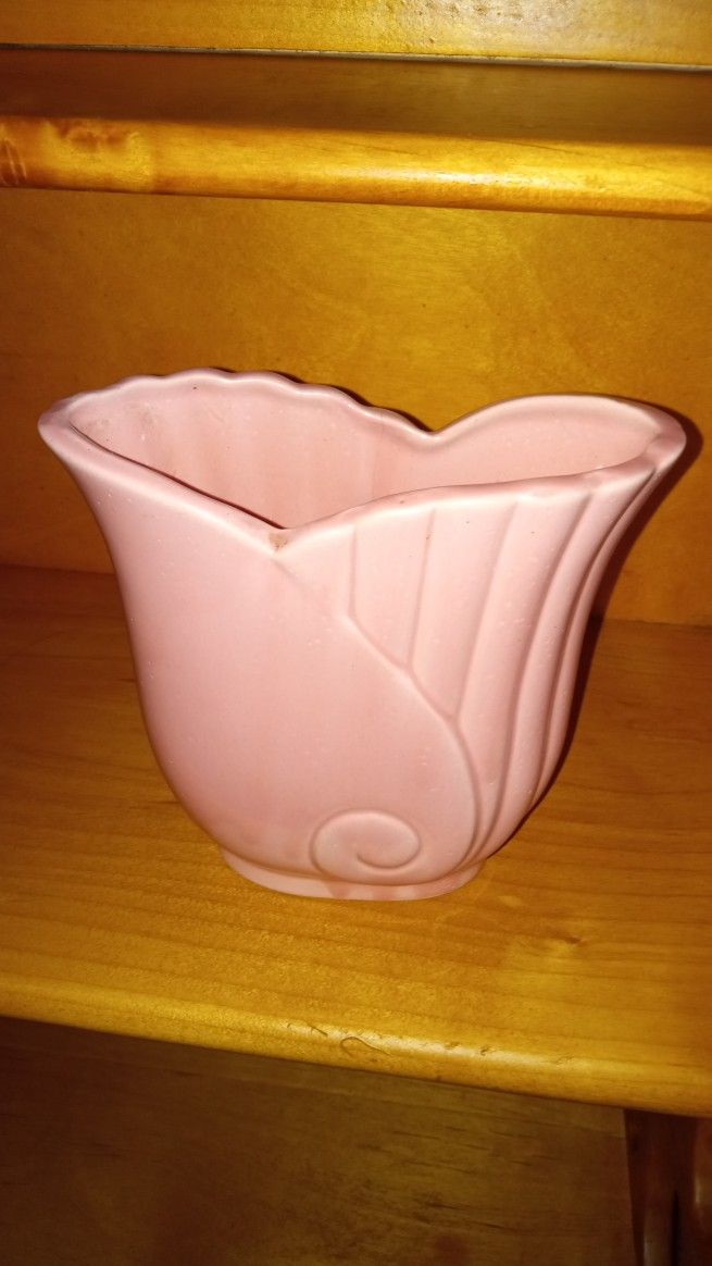 Vintage Art Deco Style Pink Swirl Vase