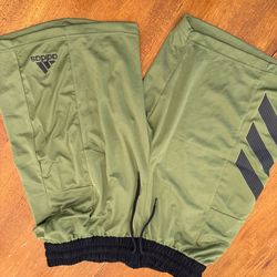 Adidas L Large olive green new