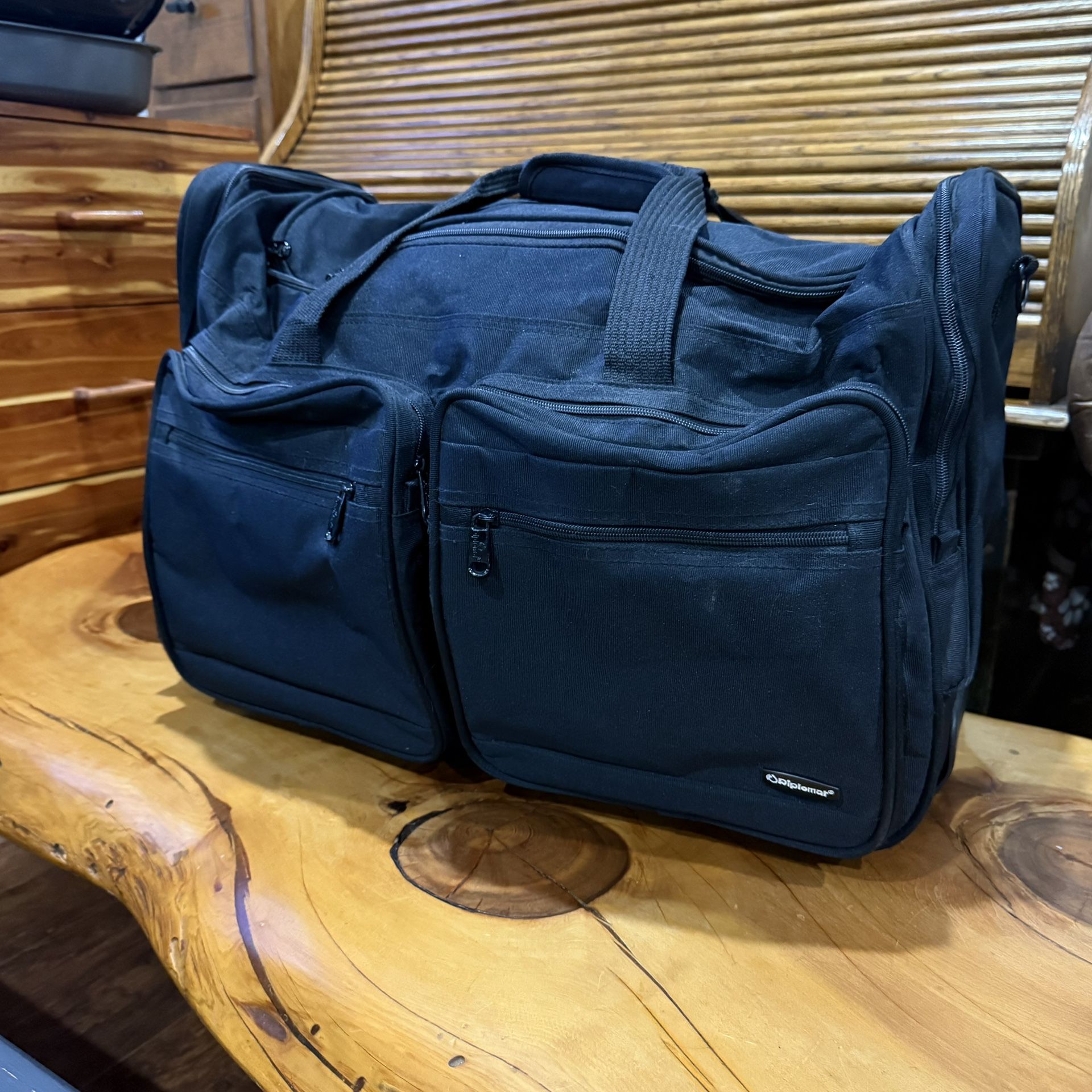 Rolling Diplomat Duffle Bag • 24” x 12” • Black