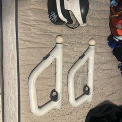 Two PS4 Vr Headsets And Two Motion Control PS4 Guns