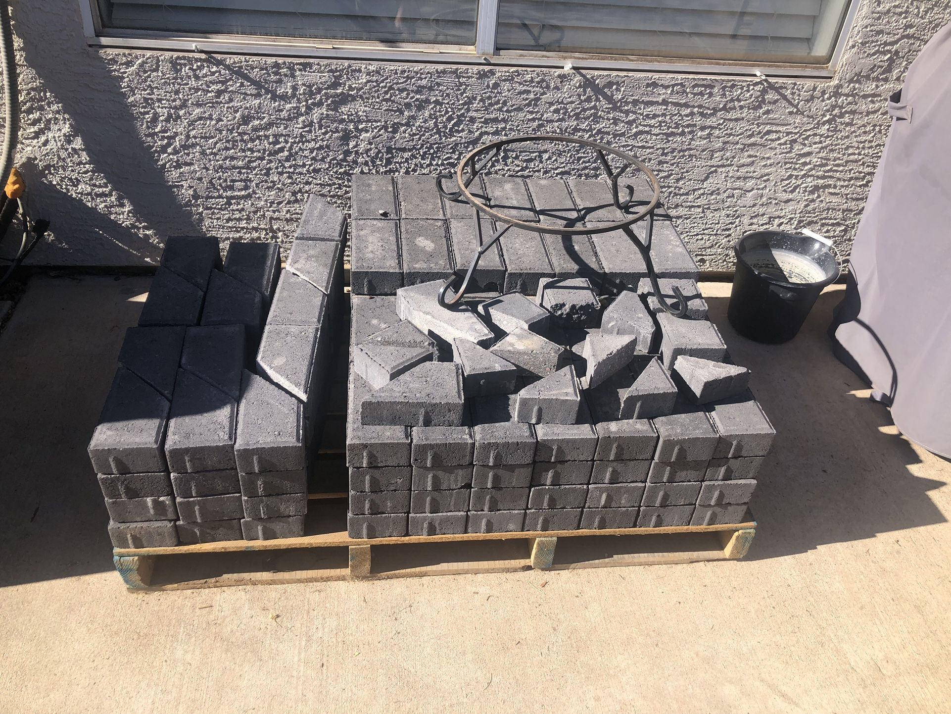Black Holland pavers with quarter minus