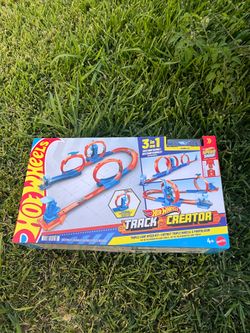 Hot wheels track creator