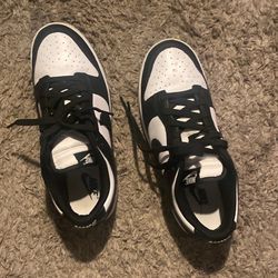 Panda Dunks Size 10