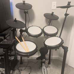 Alesis Nitro Max 