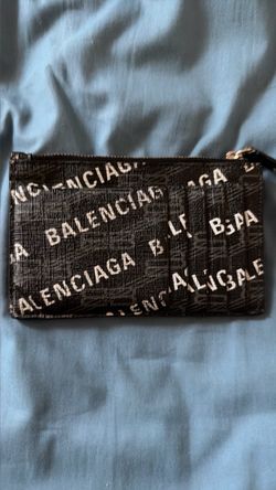 Balenciaga wallet brand new have not been used