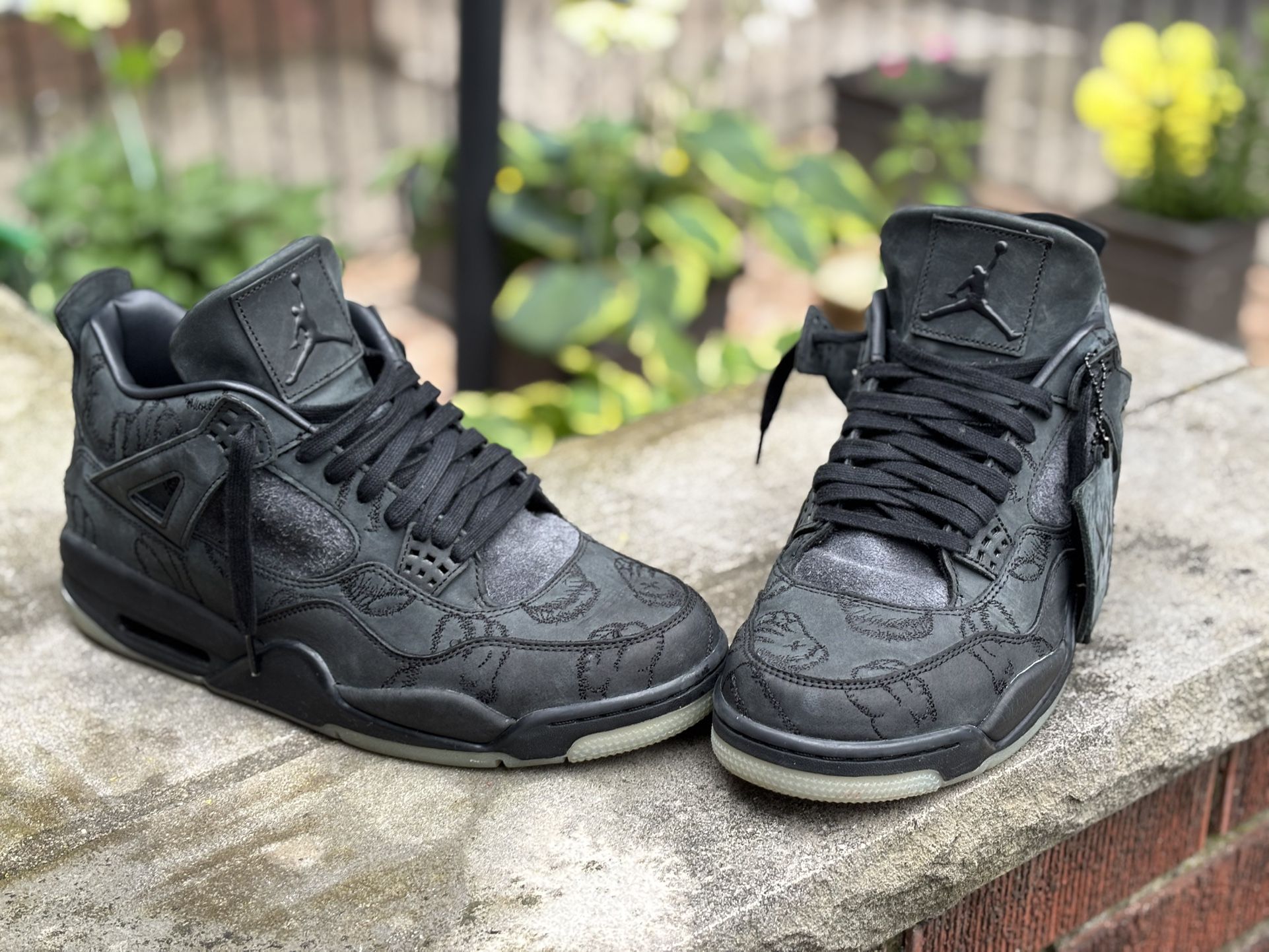 Air Jordan 4 Retro KAWS Black Glow Size 11.5 (UK 10.5 / EU Air Jordan 4 Retro KAWS Black Glow Size 11.5 (UK 10.5 / EU