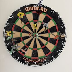 Winmau Diamond Plus Dartboard – Used