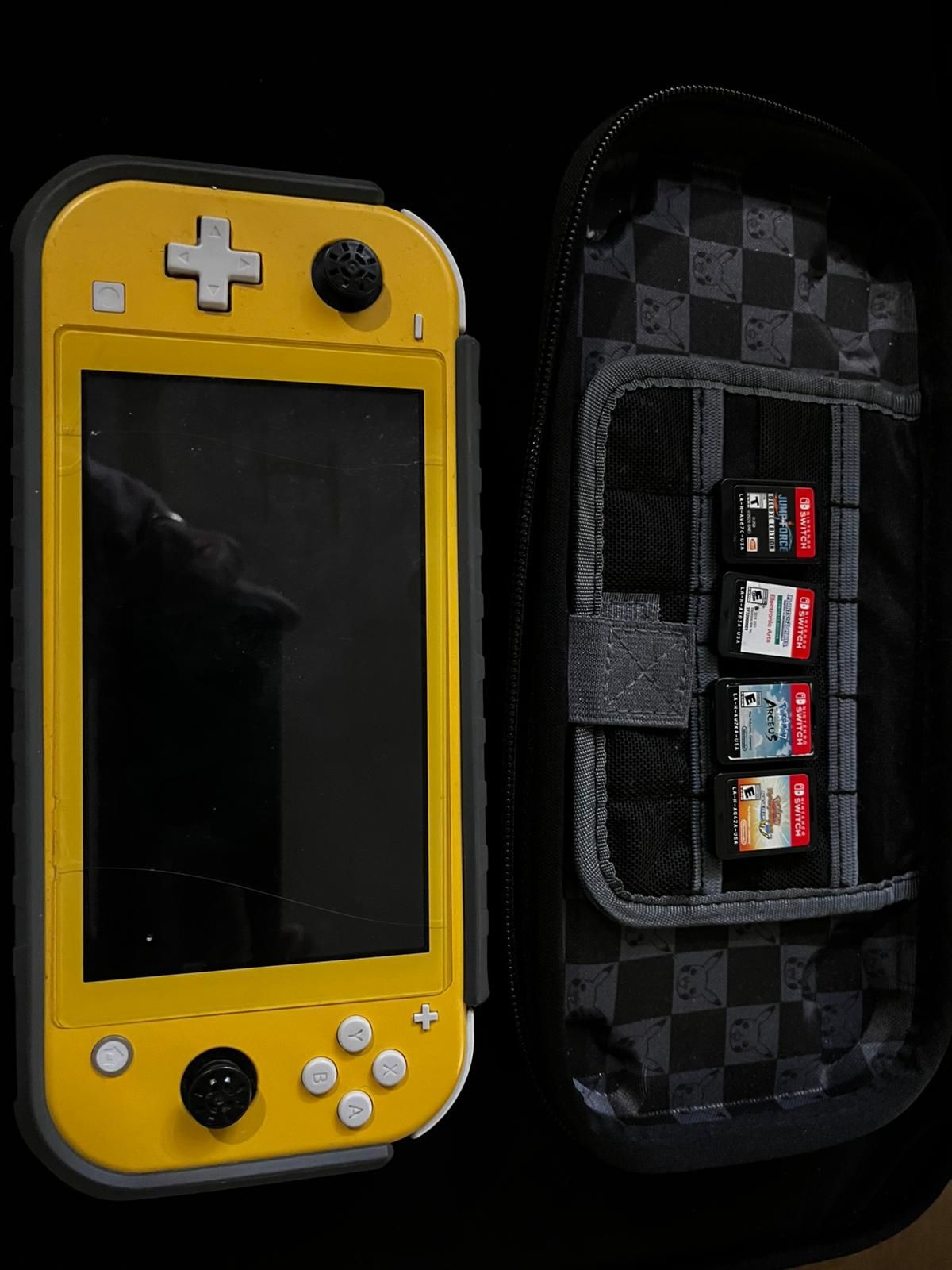 Nintendo Switch Lite With Games 170