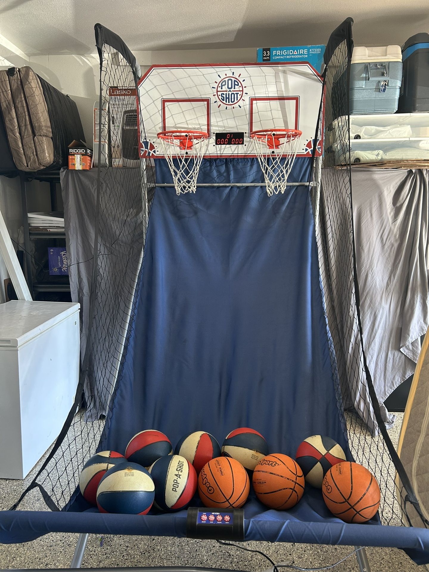 Pop A Shot indoor Basketball Game