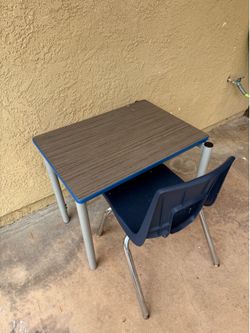 Kids desk table/ chair