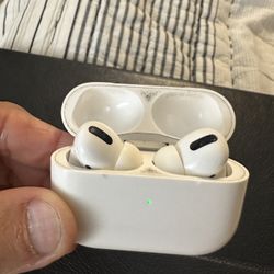 Apple AirPods Pro In Perfect Condition 