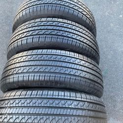 225 60 18 Tires Con 80%de Vida Las 4 De La Marca YOKOHAMA 