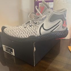 Women’s Basketball Shoes