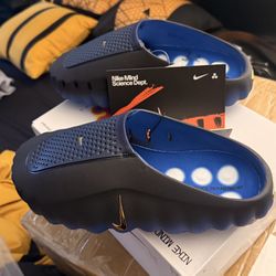 Black And Dark Blue Nike Mind 001