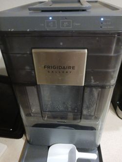 FRIGIDAIRE ICE MAKER