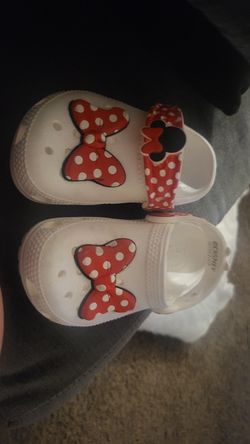 Minnie Mouse Crocs .