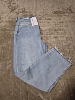 Eunina Jeans Light Wash Frayed Hem