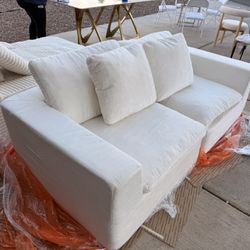Modern White Sofa with Plush Cushions