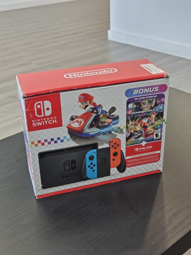 Nintendo Switch Mario Kart 8 Deluxe Bundle New