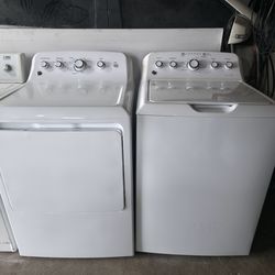Matching GE washer and gas dryer set