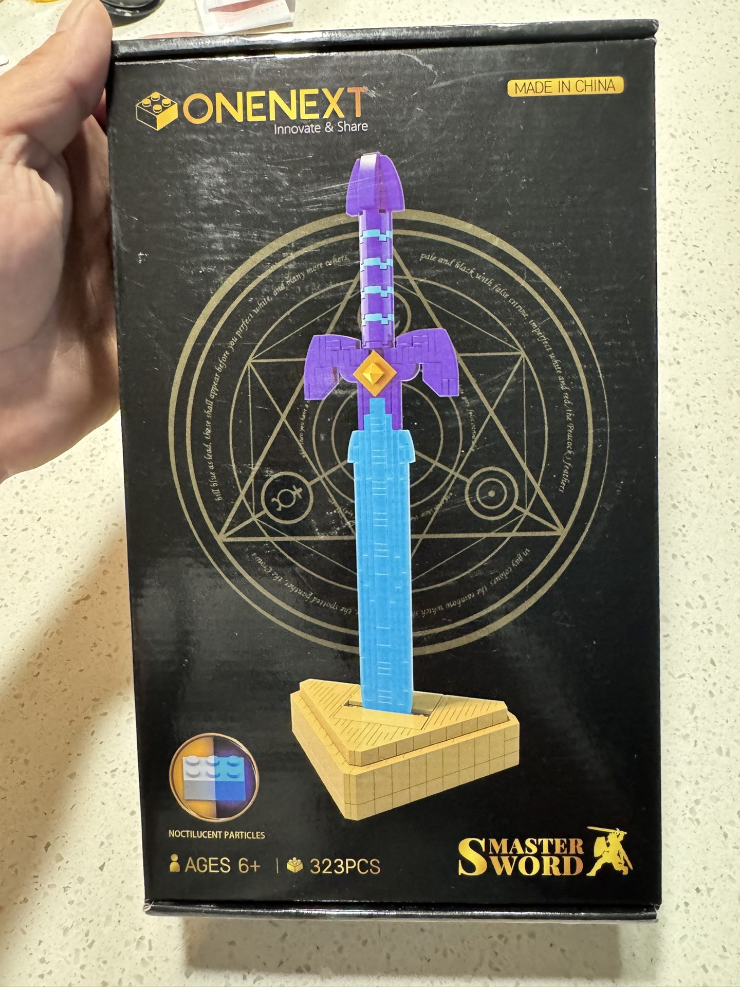 onenext GOKUNTO GLOWING Master Sword Link Building Toys By ONENEXT 323 PCS