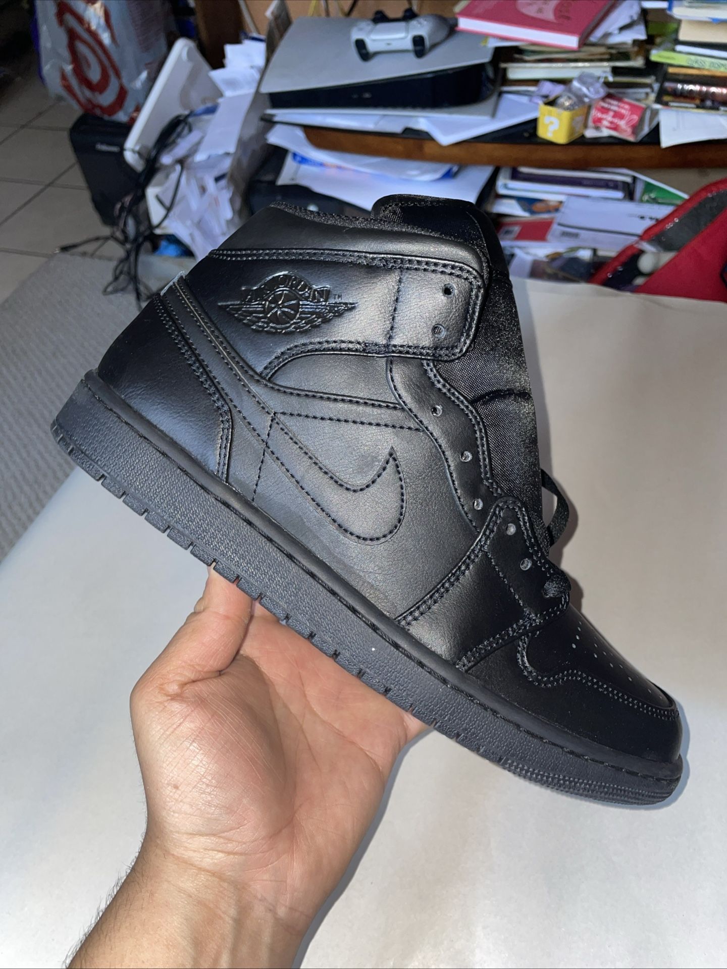 Nike Air Jordan 1 Mid Triple Black New DMG Box Men Size 10 Sneakers