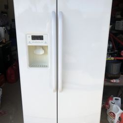 GE White Side By Side Refrigerator Freezer