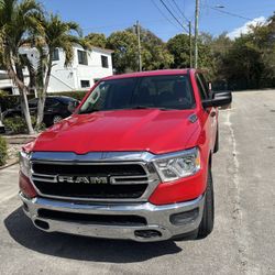 2019 Ram 1500 crew cab tradesman v8 