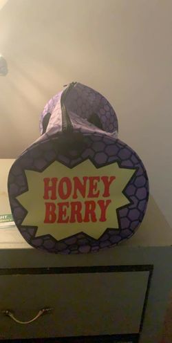 HONEY BERRY TRAVELING BAG 90$
