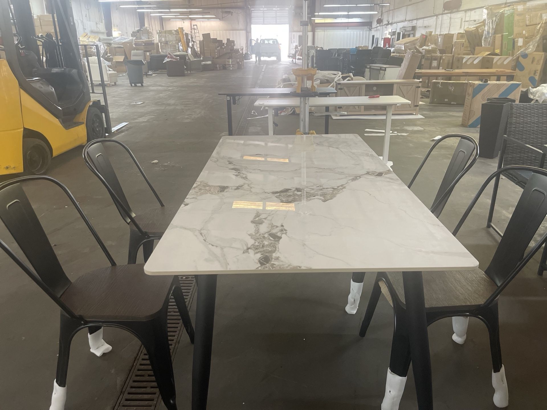 💥set of 5💥60 Inch Dining Table, White Sintered Stone, Tapered Metal Legs and 18 Inch Metal Dining Chairs,Arlunar Farmhouse Chairs Set of 4 Black Din