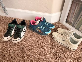 Boys shoes