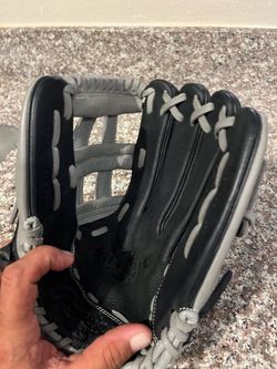 Adult baseball glove