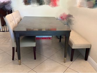 Extendable dining table + 3 dining chair + 1 bench